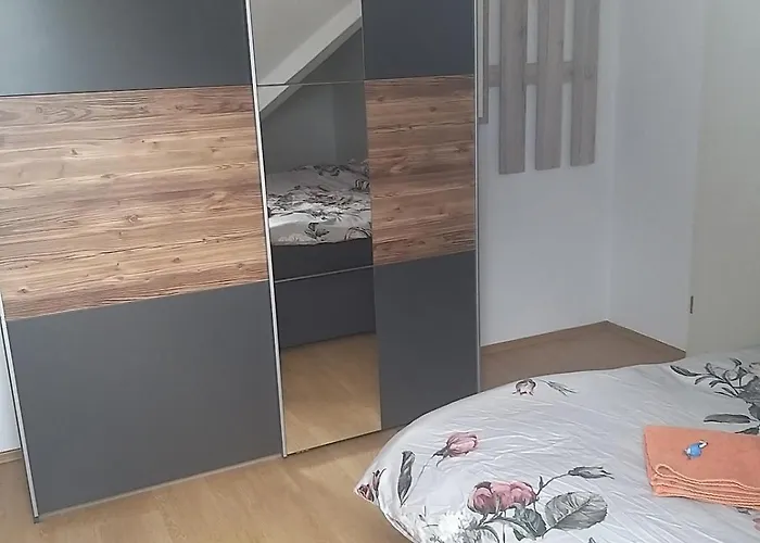 Ueber Den Dächern Von *